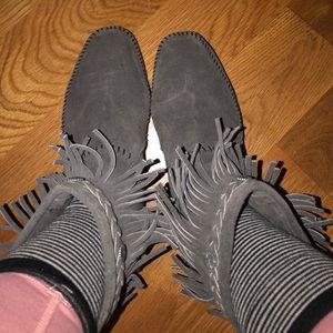 5.5” Authentic Frayed Minnetonka Moccasins